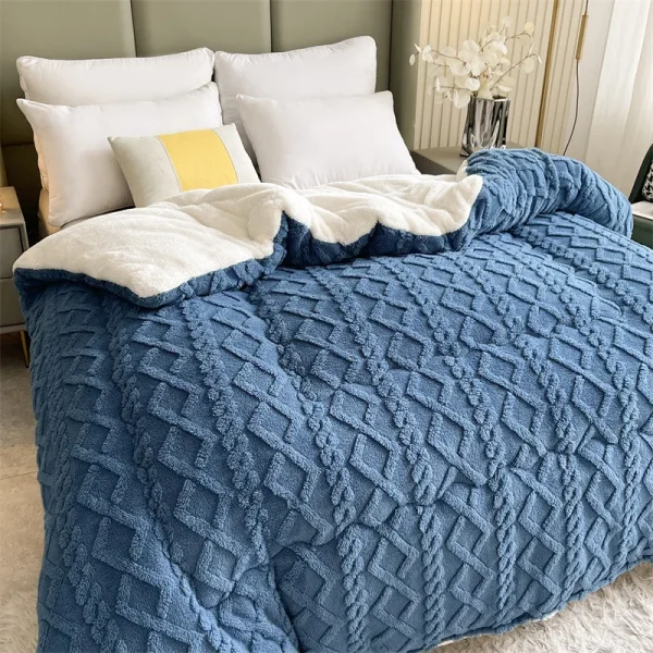Nuove coperte invernali calde Super addensate per letti coperte ponderate in Cashmere di agnello artificiale piumino morbido e soffice 4