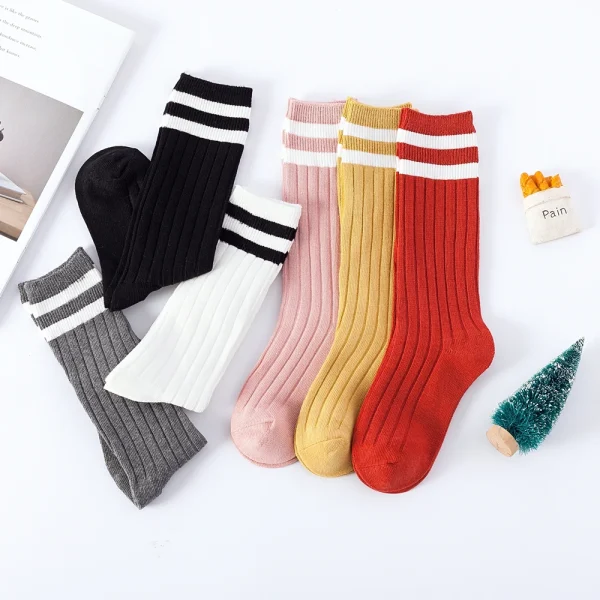 1 paio di calzini lunghi alti al ginocchio per bambini autunno inverno calore morbido cotone calza per la scuola per bambini calzini sportivi a strisce bianche nere 2