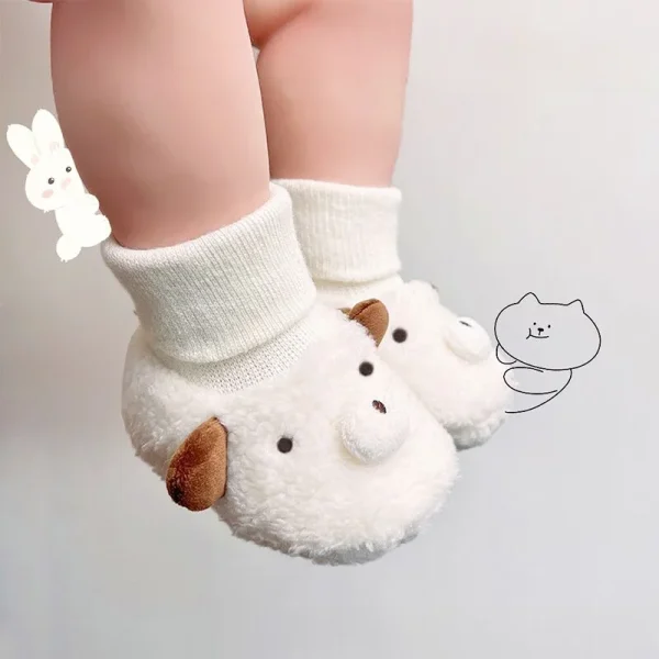 Le scarpe da bambino non cadono, scarpe con tacco, calzini, scarpe da passeggio con suola morbida impediscono loro di cadere 3