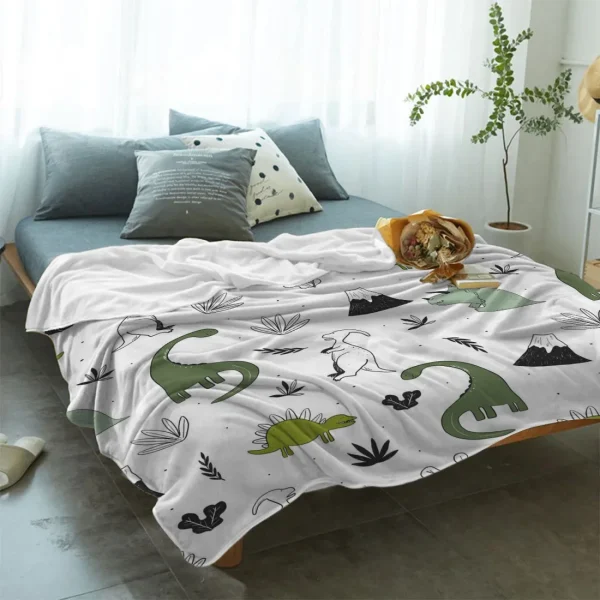 Coperta in pile di corallo con pianta di dinosauro verde animale, coperta per divano in flanella, coperta piccola per bambini, tessili per la casa 2