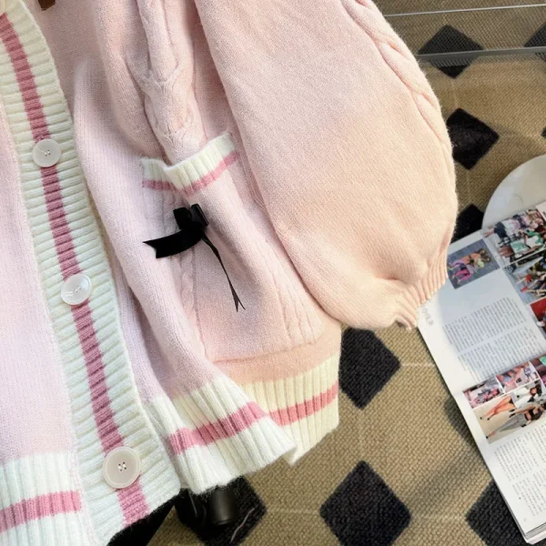 Giacca maglione con fiocco autunno/inverno da donna ampia 2024 Nuovo stile Sensibilità Cardigan lavorato a maglia giapponese che riduce l'età con scollo a V 3