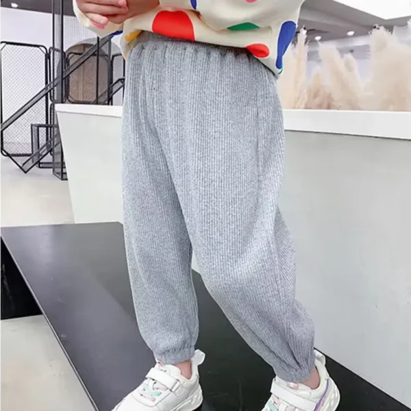 Pantaloni da jogging per ragazze durevoli e morbidi con pantaloni ricamati in cartone animato, ideali per l'abbigliamento quotidiano e le attività sportive, pantaloni per bambini 3