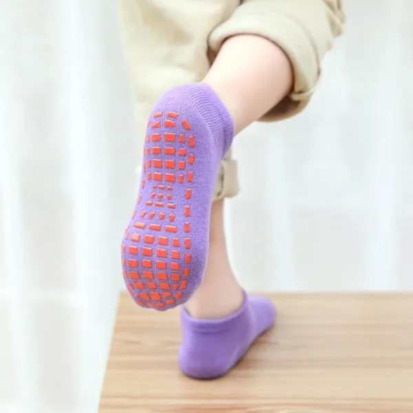 Traspirante Non-slip calzini Del Pavimento Del Bambino Calzini E Calzettoni Delle Ragazze Dei Ragazzi Calzini E Calzettoni Casa I Bambini Per Bambini Trampolino yoga Calzini E Calzettoni Cotone di Colore Della Caramella Della Caviglia calzini e Calzettoni 2