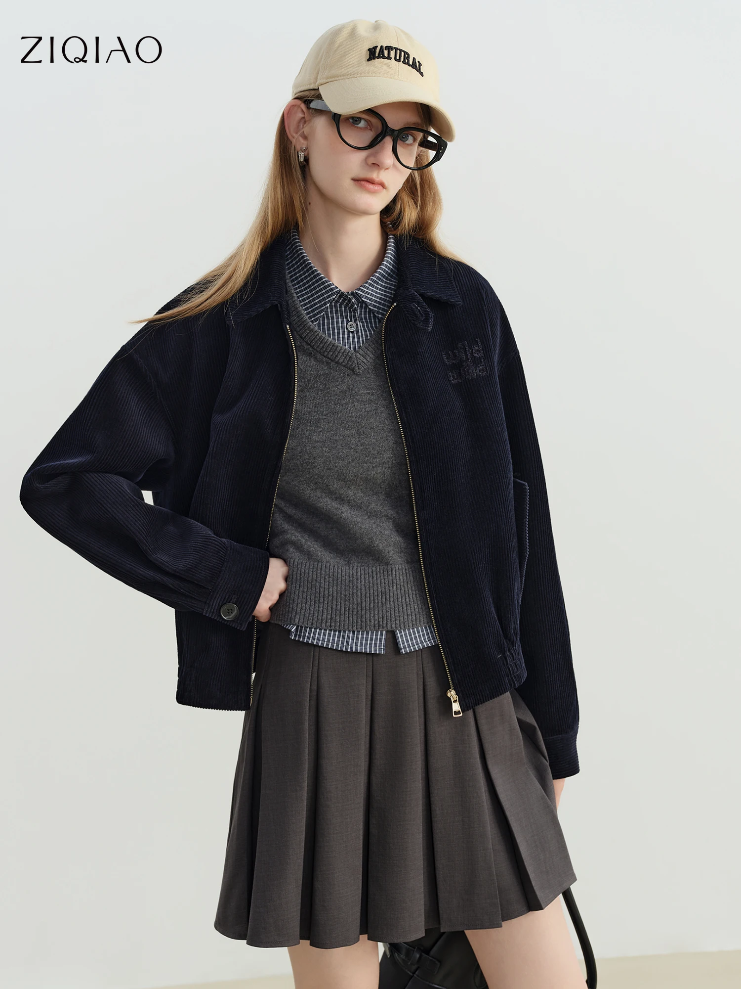 ZIQIAO Petite Giacca in velluto a coste collegiale ispirata al Miu retrò con colletto piccolo e risvolto 2025 Autunno Inverno Nuova collezione Giacche 1