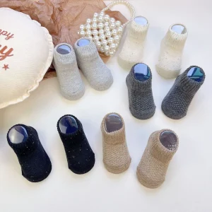 Nuovi calzini per bambini autunnali tinta unita per bambina calzino morbido elastico per neonato calzino antiscivolo per bambini 1