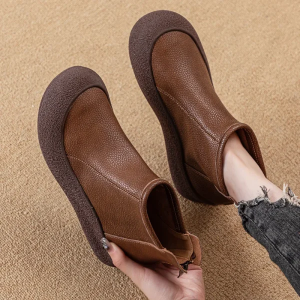 AIYUQI Stivaletti da donna Retro 2025 Autunno Nuovi stivaletti da donna piatti in vera pelle Punta rotonda Casual Scarpe da donna di grandi dimensioni Stivali 1