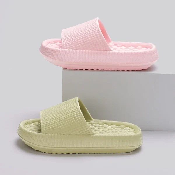 Pantofole a nuvola con fondo spesso donna estate 2024 sandali con plateau con suola morbida leggera donna scarpe da spiaggia antiscivolo casual diapositive 4