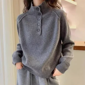 Maglione pullover in lana con colletto rialzato stile primaverile Maglieria da donna Maglione alla moda Decorazione con bottoni Top allentato basic di alta qualità 1