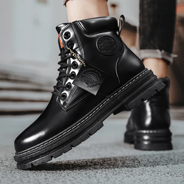 Stivali da equitazione Stivali da passeggio per uomo Stivali da esterno Marchi di lusso Stivaletti da uomo invernali Nuove scarpe casual alte dal design classico 5