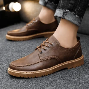 Stivali da lavoro vintage da uomo in pelle crosta Scarpe derby marroni con punta tonda Stivali eleganti con lacci casual per ufficio e lavoro 1