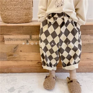 2025 nuovi pantaloni scozzesi per neonati autunnali stile coreano per bambini piccoli pantaloni Haren larghi casual vestiti per bambini 1