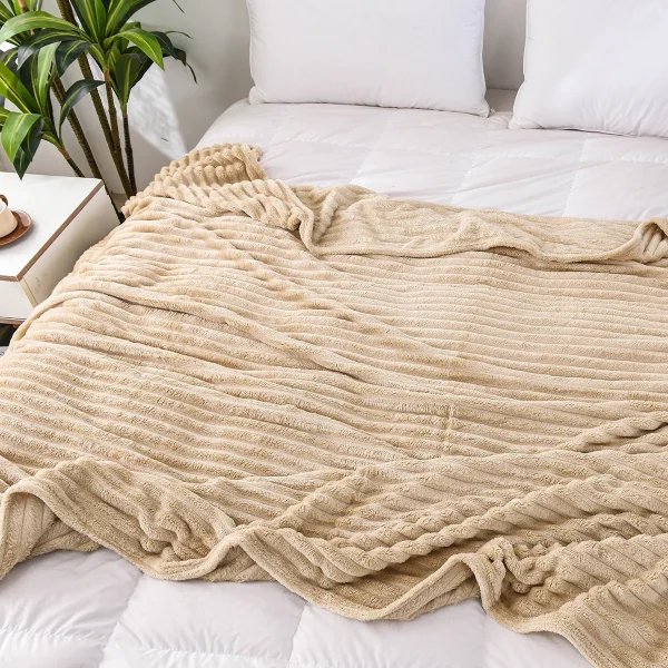 1pc Coperta di flanella tinta unita Morbida coperta calda per divano Divano letto da ufficio Coperta regalo multiuso da viaggio da campeggio 2