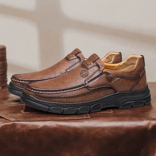 CLOHOO Scarpe da uomo in pelle casual traspiranti con fondo in gomma spessa fatte a mano Mocassini cuciti classici Calzature comode per il tempo libero 6