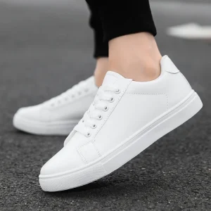 Scarpe casual da uomo primaverili Sneakers in pelle bianca da uomo Sneakers da passeggio Slip On Scarpe da uomo Scarpe sportive bianche da tennis all'aperto 1