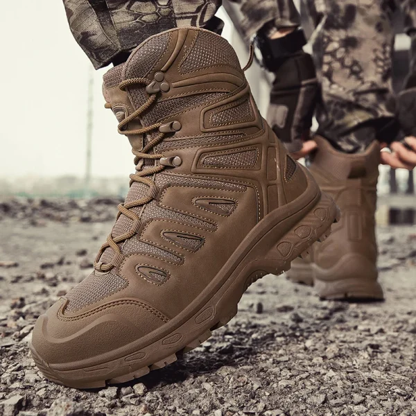 Scarponi da trekking da uomo antiscivolo leggeri impermeabili caccia all'aperto combattimento nel deserto e stivali tattici scarpe da lavoro traspiranti di sicurezza 6