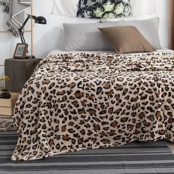 Coperte in flanella di pile corallo super morbido Coperte scozzesi con copriletto per divano letto stampate a strisce leopardate e zebrate 2