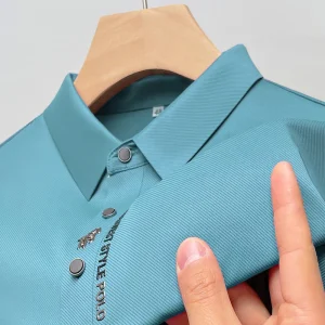 POLO da uomo a maniche corte in seta di ghiaccio di fascia alta di marca 2024 T-shirt estiva traspirante e fresca con design ricamato alla moda 1