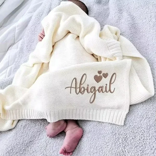 Nome personalizzato per bambini Coperta per bambini ricamata Coperta per neonati appena nata Passeggino Swaddles Biancheria da letto coperta lavorata a maglia in cotone traspirante 2