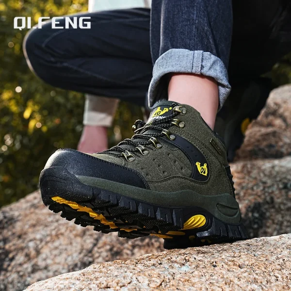 Scarpe da trekking all'aperto autunno inverno uomo scarpe da trekking impermeabili stivali da montagna scarpe tattiche da caccia nei boschi in vera pelle 3
