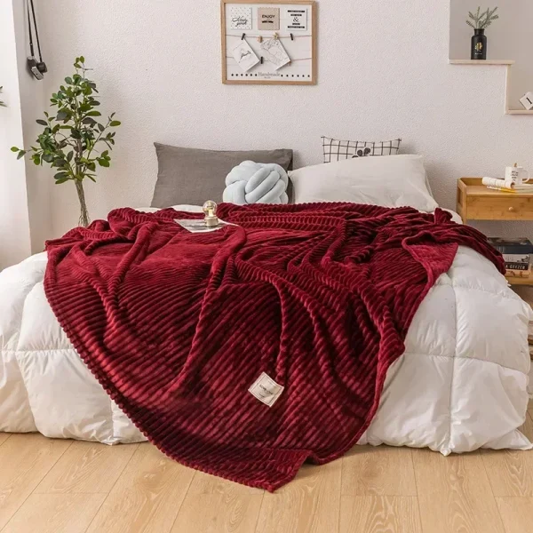 Coperte da letto coperte di flanella morbide e morbide in tinta unita giallo-verde sul letto coperte spesse e - immagine 3