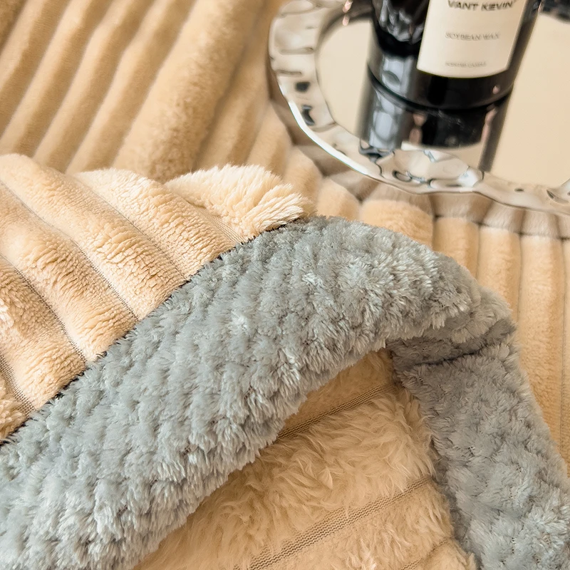 Coperte calde autunno inverno a strisce di peluche imitazione coniglio Coperte morbide e soffici per divano per lanciare la coperta scialle pisolino gamba 5