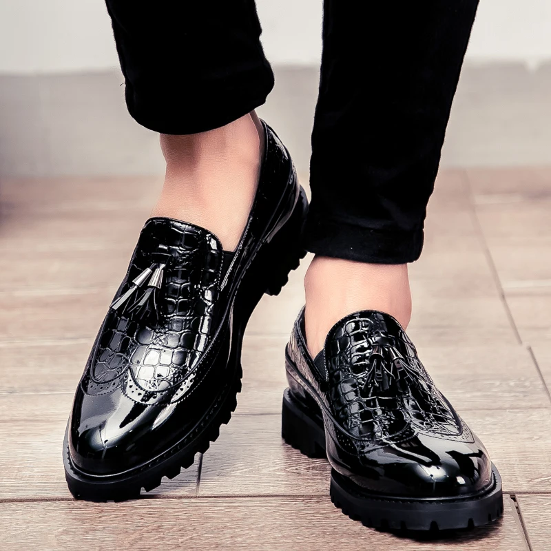 Mocassini da uomo PU Splicing Decorazione nappa Tacco basso Comode scarpe classiche da uomo d'affari quotidiane 1