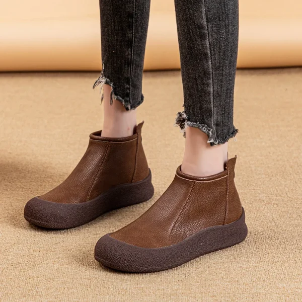 AIYUQI Stivaletti da donna Retro 2025 Autunno Nuovi stivaletti da donna piatti in vera pelle Punta rotonda Casual Scarpe da donna di grandi dimensioni Stivali 5
