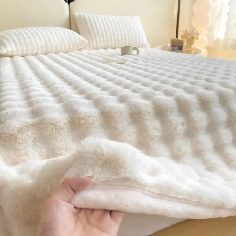 La coperta in velluto di latte di velluto a bolle da 1 pezzo è morbida, calda e traspirante e può essere utilizzata come coperta, lenzuolo o coperta 5