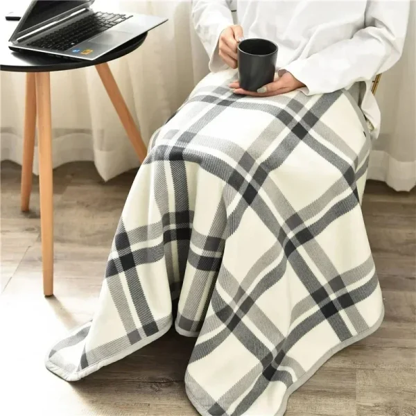 Coperta scozzese spessa Coperta indossabile invernale calda Coperta da viaggio per ufficio per adulti Coperte in morbido pile con scialle per la casa con bottoni 5