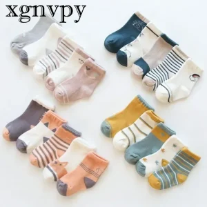 xgnvpy Primavera e autunno Nuovo cartone animato carino traspirante tubo medio calzini per bambini in cotone pettinato ragazzi e ragazze calzini per bambini 1