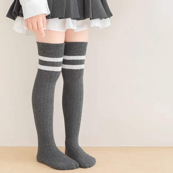 ﻿   Calzini alti al ginocchio a righe alla moda per bambini Primavera Autunno Calza lunga lavorata a maglia Calzature per ragazza in morbido cotone Calzino per gambe per bambini 35 cm 3