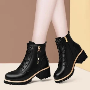 Scarpe da donna stivali alla caviglia 2024 autunno vento britannico in pelle PU spessa con pelliccia stivaletti da donna scarpe da moto 1