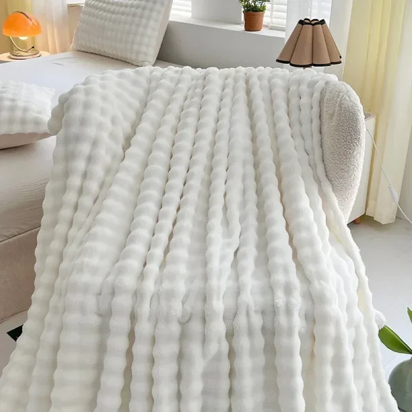 1 pezzo di lusso in finta pelliccia di coniglio coperta morbida calda coperta soffice a strisce bianche per divano pisolino da ufficio singolo doppio plaid di peluche 2