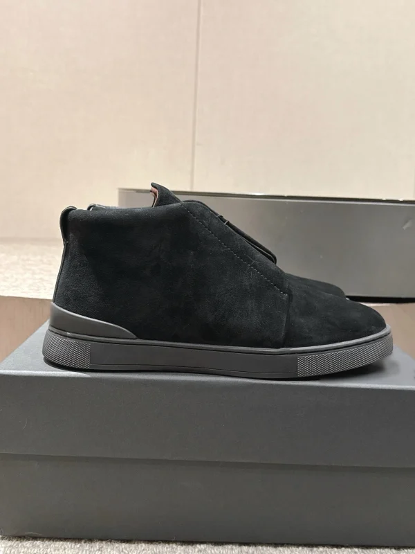 Scarpe da uomo in pelle di lusso per l'autunno e l'inverno, scarpe sportive casual da lavoro, scarpe da skateboard alte con fondo piatto da uomo 4