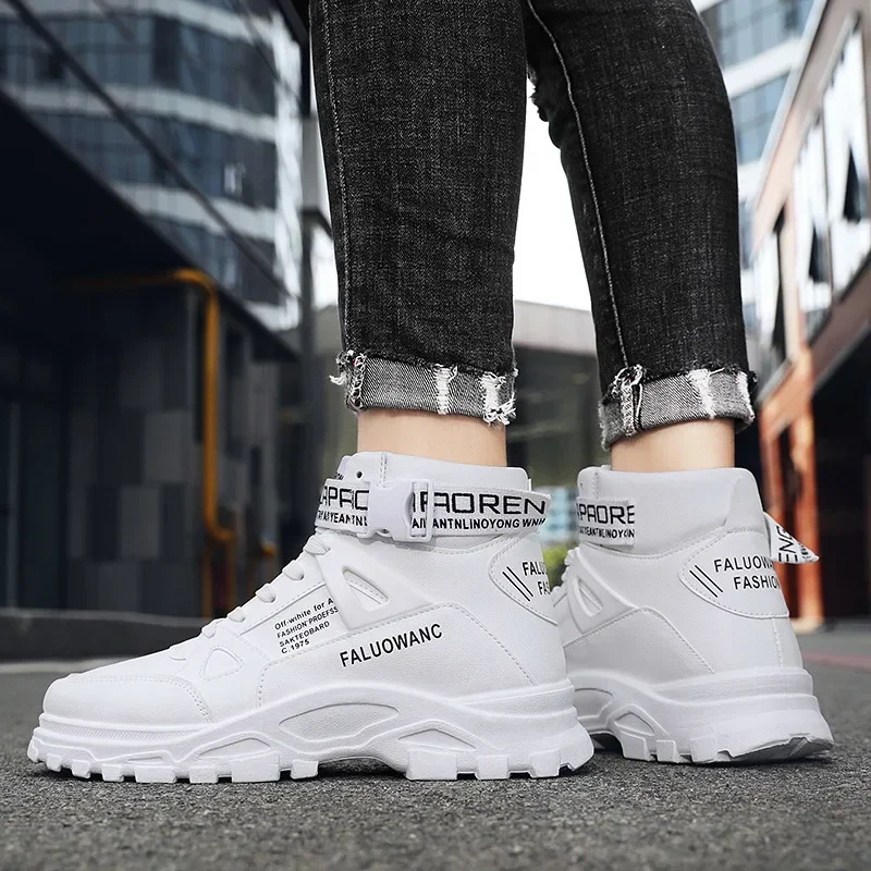 Stivali da uomo Scarpe da ginnastica casual alte Stivali da moto di moda Stivali con plateau stringati per uomo Stivali invernali caldi in peluche Botas Hombre 4