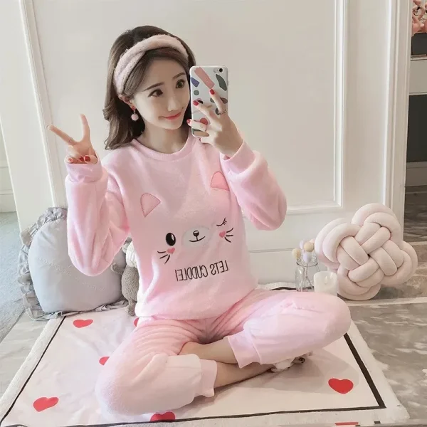 Pigiama autunnale e invernale in flanella calda ispessita Pigiama femminile Simpatico cartone animato Pigiama Homewear Indumenti da notte in velluto corallo 2