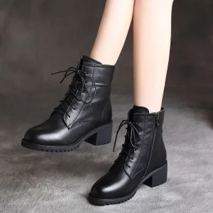 2024 Stivaletti Chelsea di lusso Stivali da donna in pelle da donna Scarpe invernali robuste Stivaletti con plateau Slip On Tacco spesso 1