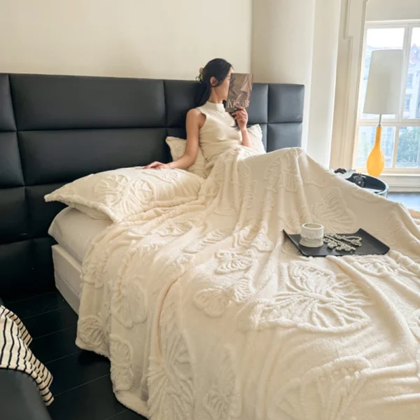 Lussuosa coperta jacquard con farfalla in chiffon, scialle morbido e accogliente in flanella, perfetta per divano o letto 5