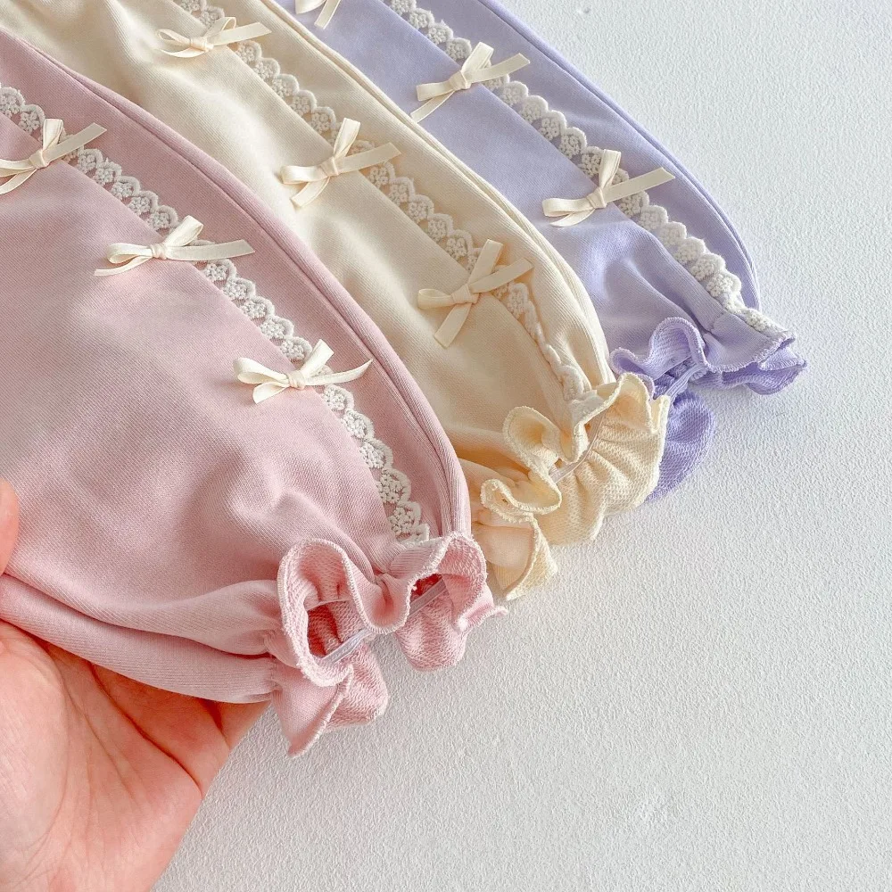 Bear Leader Pantaloni lanterna per ragazze per la primavera 2025 Nuovi vestiti per bambini di età compresa tra 0 e 5 anni Pantaloni in pizzo Pantaloni casual con bordo in pizzo con fiocco per bambini 4