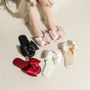 Pantofole da donna in raso con papillon Casa Calzature casual da donna divertenti Scarpe da interno primaverili Scivoli estivi per la casa 1