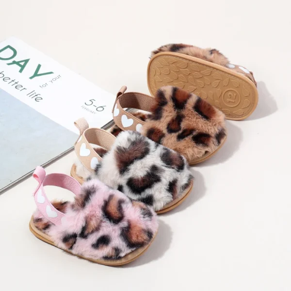 Pantofole morbide con punta in peluche per bambini invernali Primavera e autunno Scarpe da passeggio per interni per ragazzi e ragazze Scarpe da neonato per bambini con punta leopardata alla moda 2