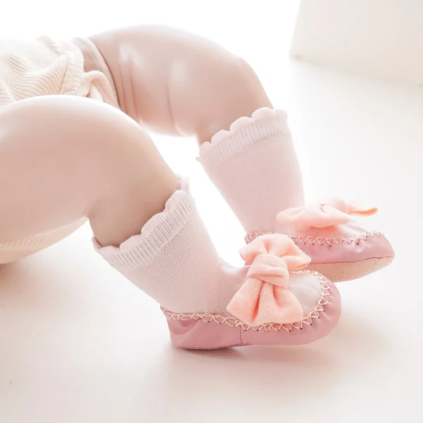 Pudcoco Scarpe per calzini da bambina per neonati, calzini con fiocco carino Calzini antiscivolo Calzini da pavimento morbidi e leggeri 4
