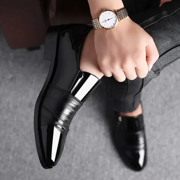 Scarpe eleganti classiche da uomo d'affari Scarpe eleganti da sposa formali eleganti da uomo Scarpe oxford da ufficio slip on da uomo nere 3