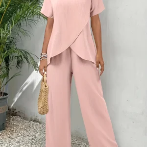 2025 nuovo set da donna casual taglie forti alla moda, caratterizzato da un top a maniche corte con scollo tondo abbinato a pantaloni lunghi, completo in 2 pezzi per 1