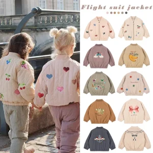 2025 Nuovo Inverno Autunno Ragazzi Ragazze Outwear Pelliccia Piumini caldi Cartone animato per bambini Stampato Giacche con cappuccio Abito da principessa Top 1