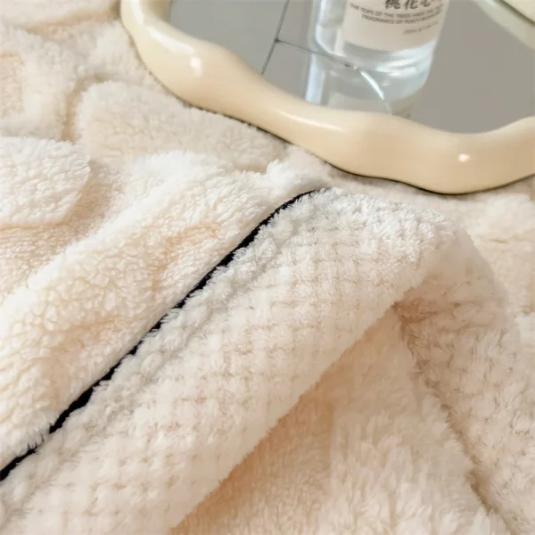 2024 Nuovo Tafu Velvet Love Pattern Coperta per pisolino in rilievo Morbida, confortevole, calda lato AB Coperte per singole doppie persone Trapunta 5