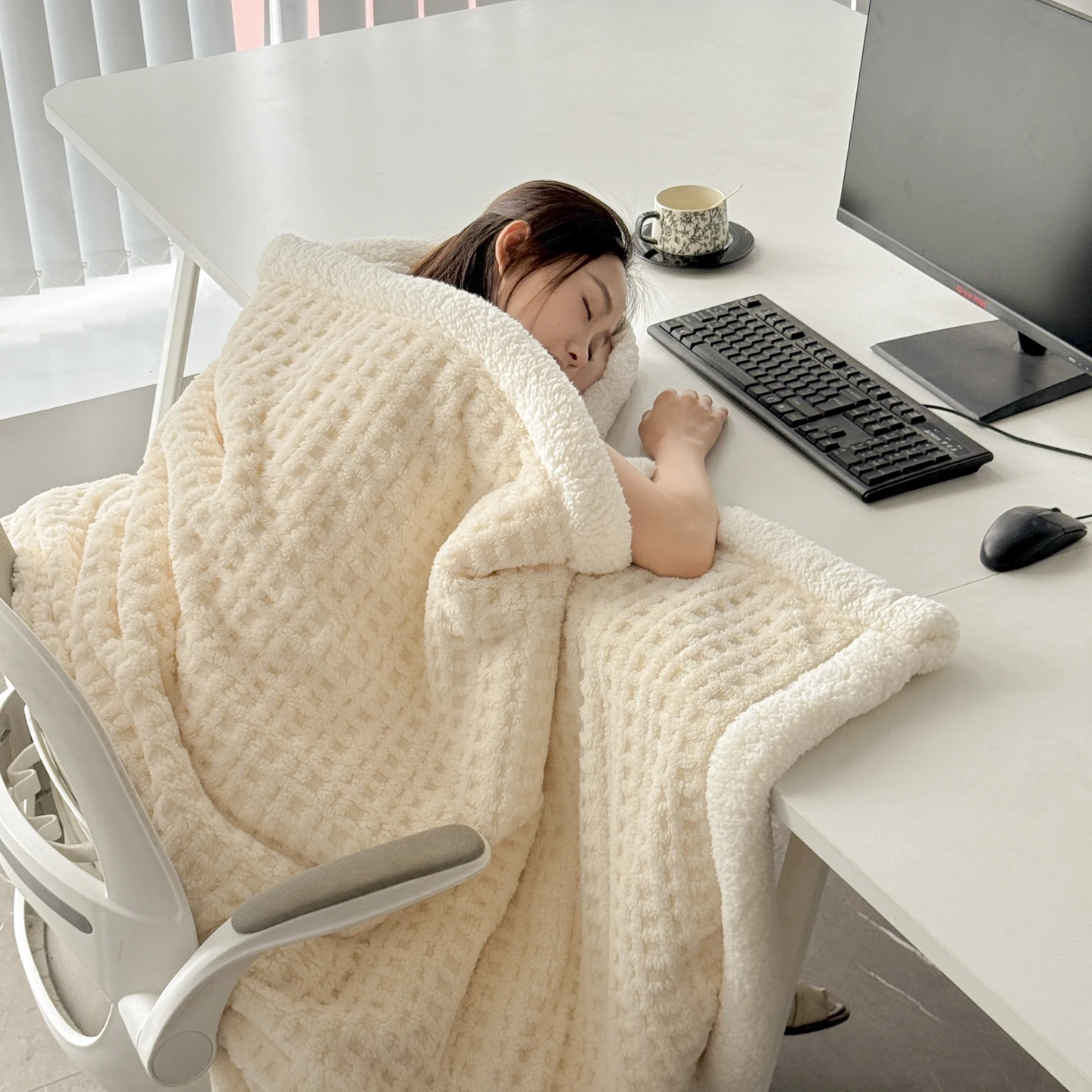 Autunno Inverno Spessore Caldo Coperta In Pile Doppio Strato di Lana D'agnello Artificiale Coperte per Divano o Letto Queen Doppio Piumino 5