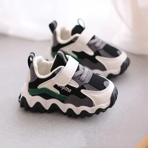 2024 primavera autunno nuove scarpe sportive per bambini moda sneakers per ragazzi traspiranti in mesh incrociato scarpe da corsa per bambini per ragazze 2