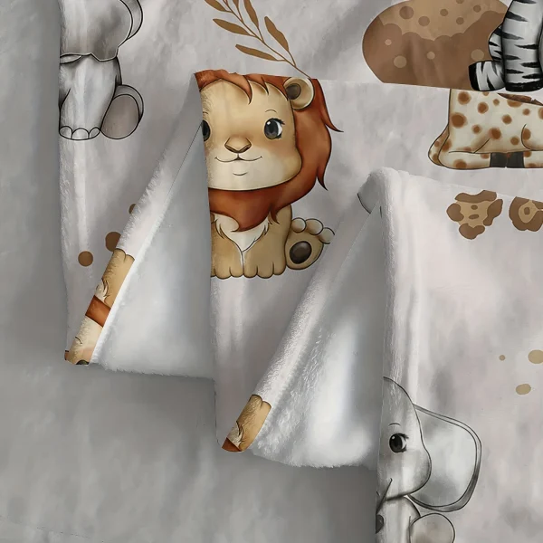 Adorabile coperta da safari: abbraccia il simpatico design di animali, tessuto ultra morbido e vibrazioni accoglienti per l'arredamento della stanza del tuo bambino 5