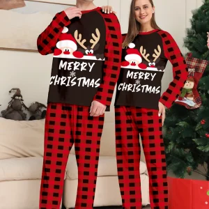 Pigiama per coppia di buon Natale - Set scozzese nero e rosso con maniche raglan e stampa di renne di Babbo Natale 1